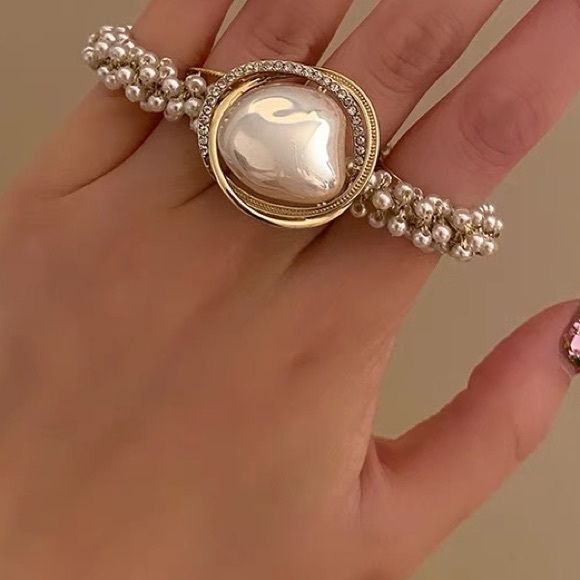 Bracelet/ hair tie